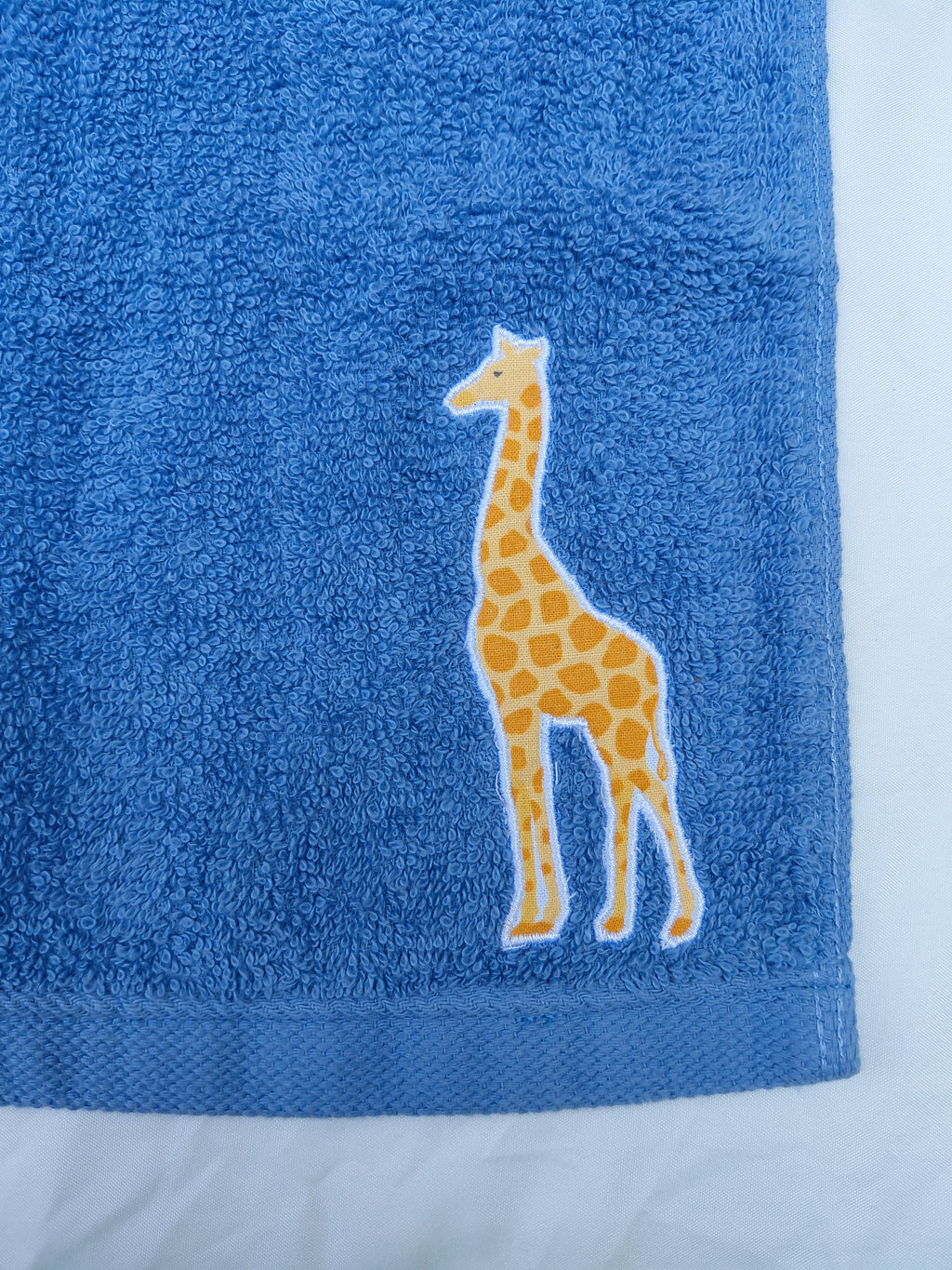 Giraffe Gift for Kids – Handcrafted Sky Blue Washcloth, Unique Birthday Gift for Animal Lovers, Handmade Bath Accessory