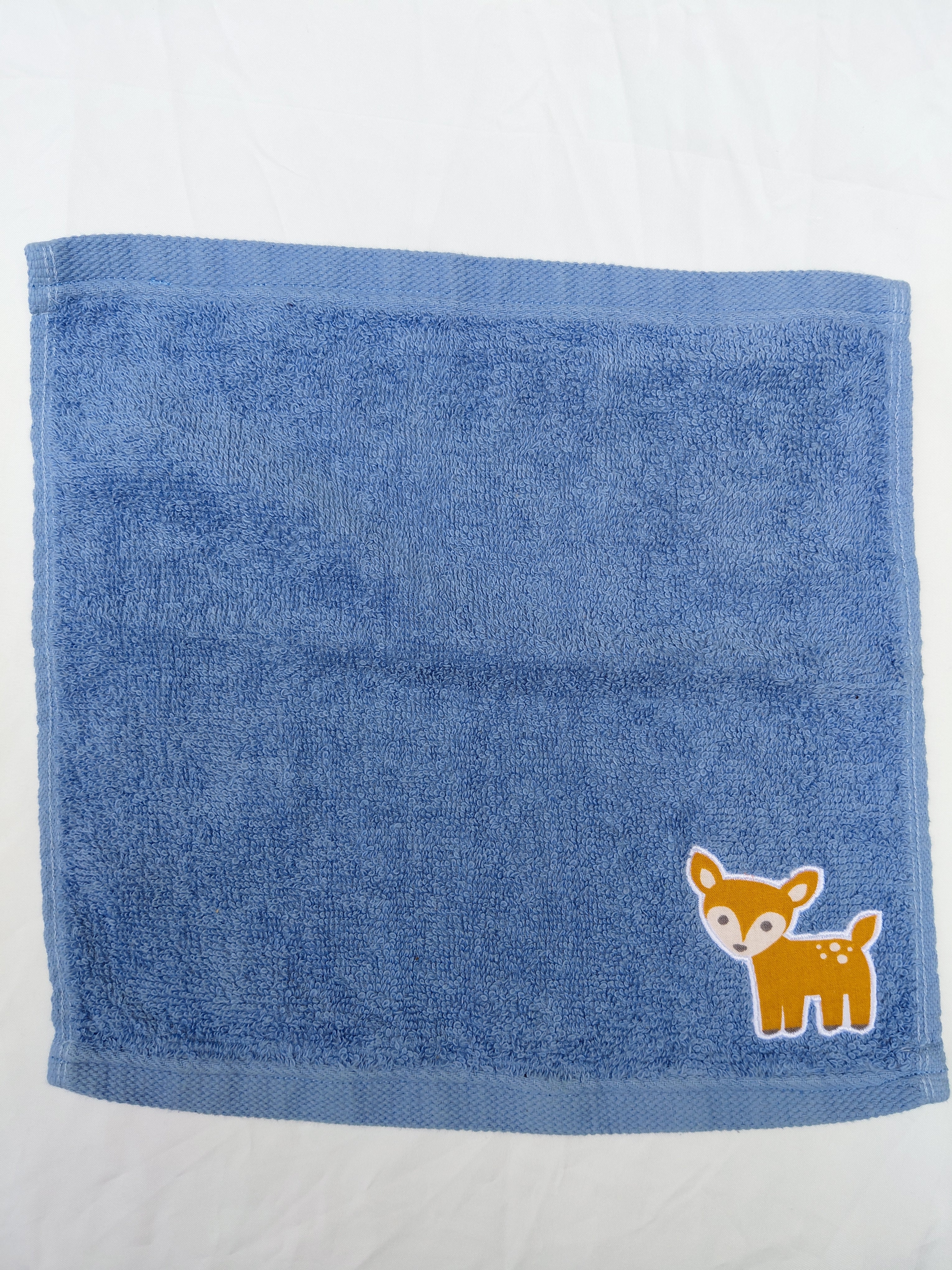 Deer Gift for Nature Lovers – Handcrafted Sky Blue Washcloth, Unique Birthday Gift for Hunters & Wildlife Fans, Handmade Bath Accessory