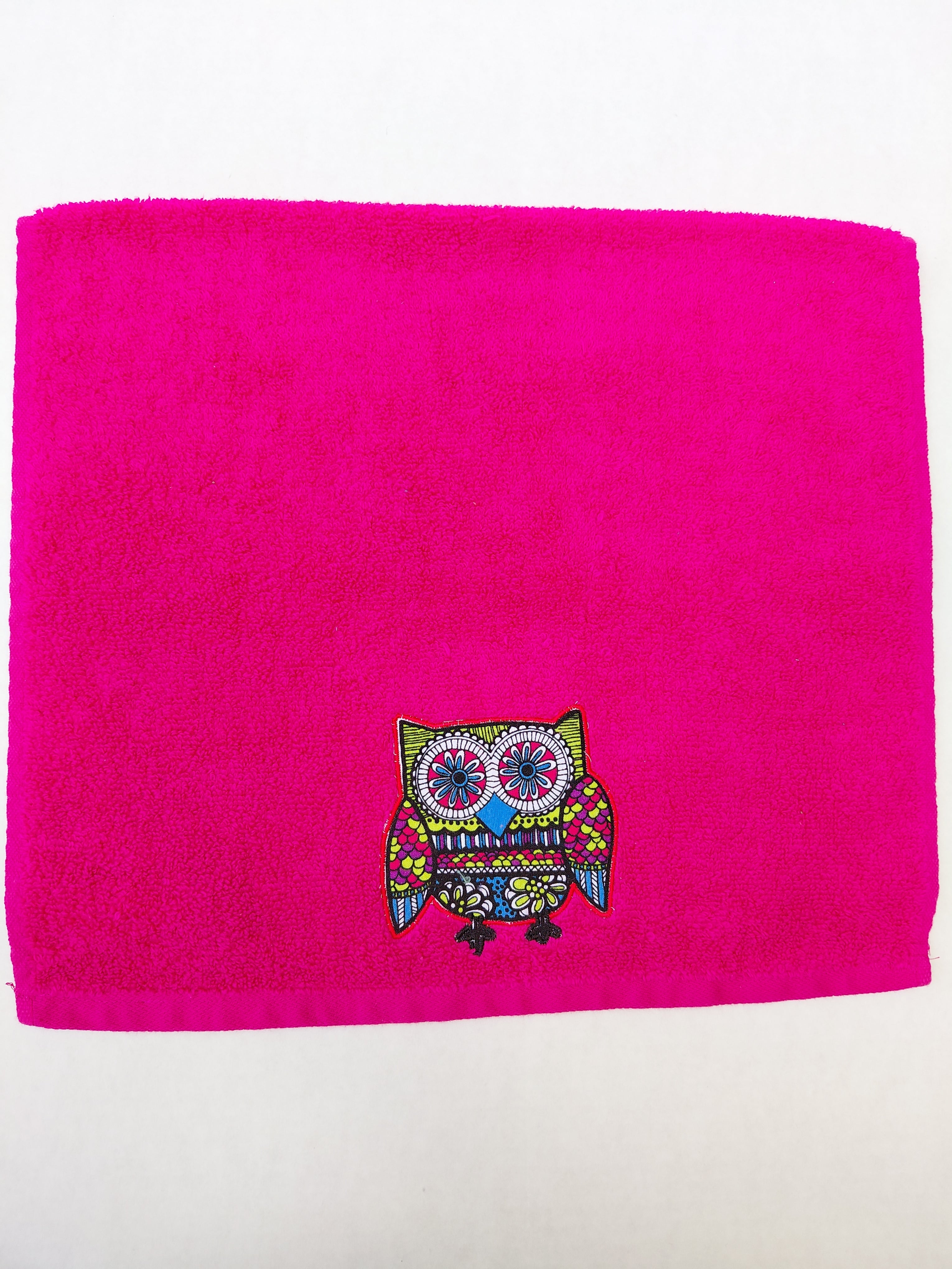 Owl Gift for Kids – Handcrafted Magenta Hand Towel with Bright Red Owl, Unique Birthday Gift, Handmade Bath Accessory
