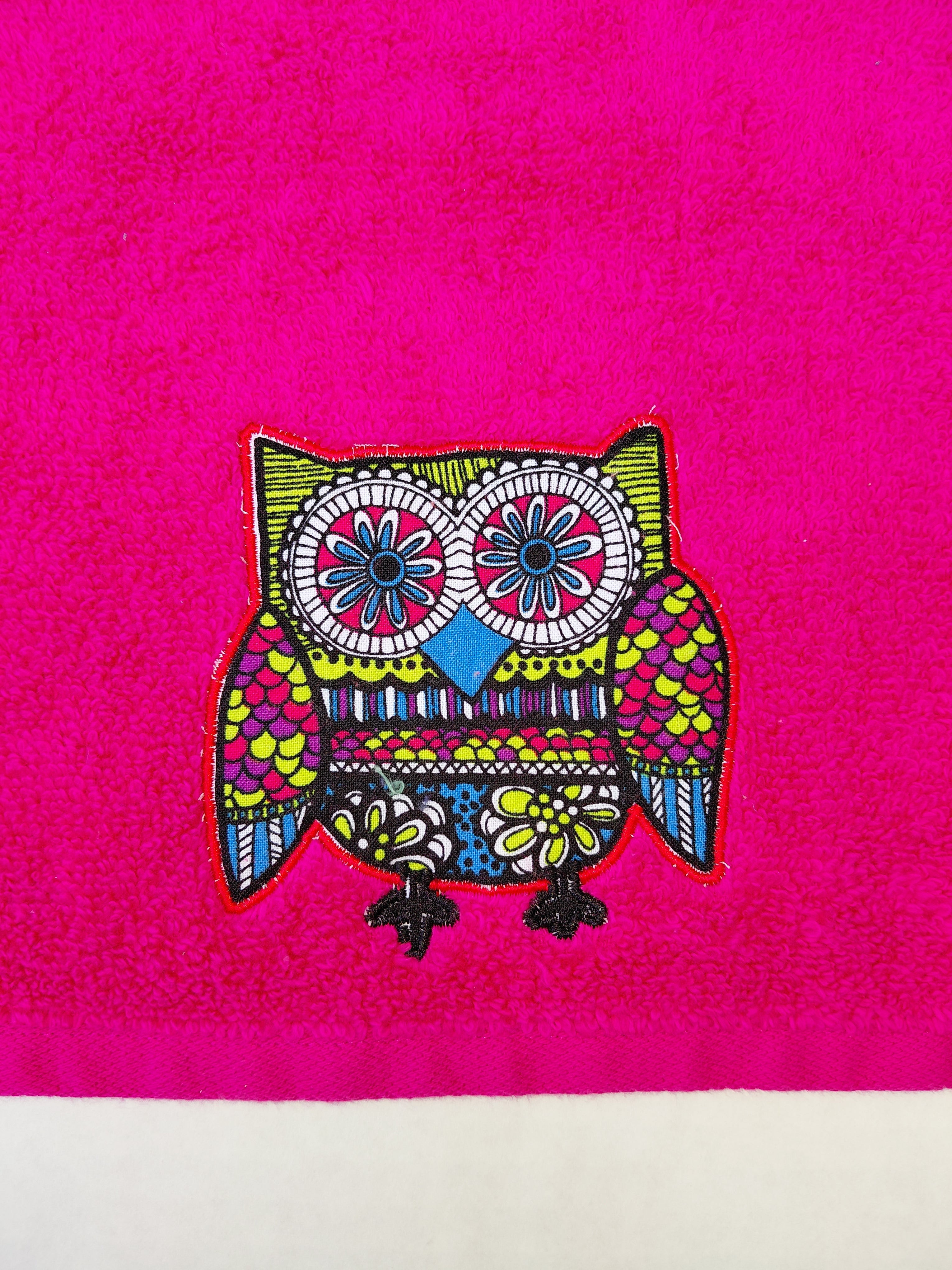 Owl Gift for Kids – Handcrafted Magenta Hand Towel with Bright Red Owl, Unique Birthday Gift, Handmade Bath Accessory